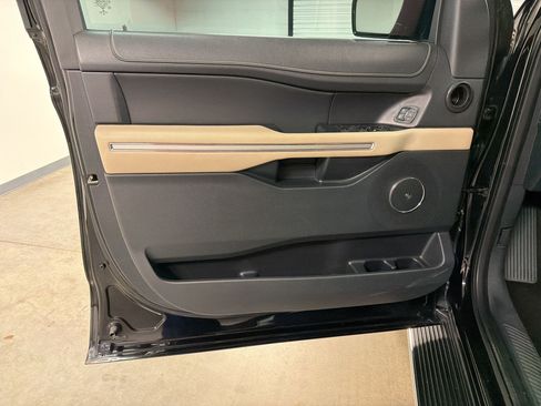 Used 2022 Ford Expedition Max Limited RWD image 13