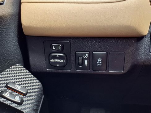 Used 2015 Toyota RAV4 XLE FWD image 12