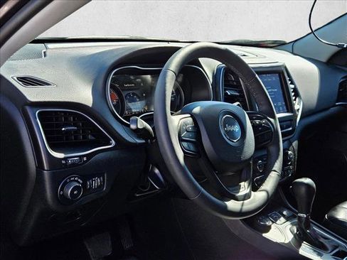 Used 2022 Jeep Cherokee Trailhawk image 10