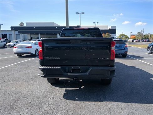 Used 2022 Chevrolet Silverado 1500 Custom image 4