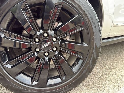 Used 2023 Lincoln Navigator L Reserve AWD/4WD image 30