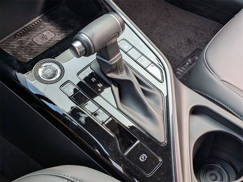 Used 2024 Kia Niro EX image 16