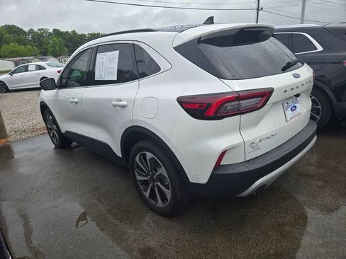 Used 2023 Ford Escape Platinum w/ Premium Technology Package AWD/4WD image 3