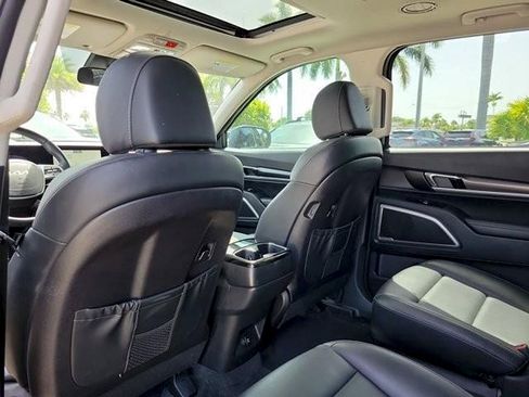 Used 2024 Kia Telluride S w/ S Sunroof Package FWD image 17
