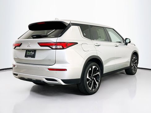 Used 2024 Mitsubishi Outlander SE Black Edition image 9