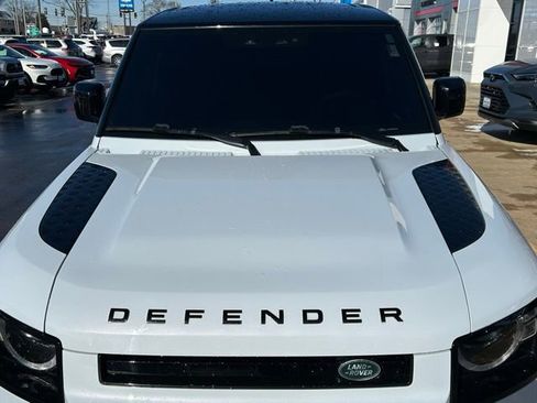 Used 2022 Land Rover Defender 90 V8 AWD/4WD image 18