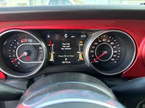 Used 2021 Jeep Wrangler Unlimited Rubicon AWD/4WD image 7