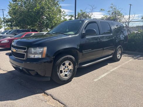 Used 2011 Chevrolet Suburban LS RWD image 5