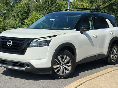 Certified 2024 Nissan Pathfinder SL w/ Black Appearance Package