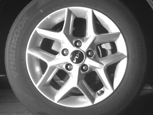Used 2025 Kia Soul LX w/ LX Technology Package FWD image 13