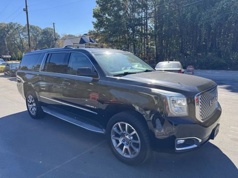 Used 2015 GMC Yukon XL Denali image 3