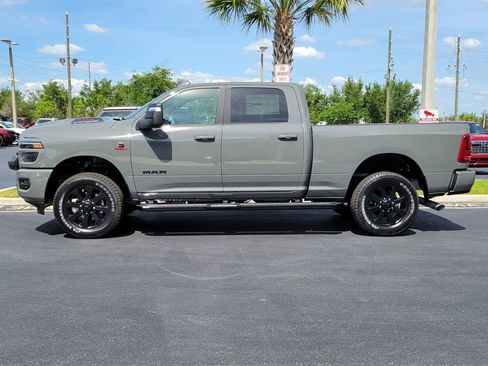 New 2026 RAM 2500 Laramie AWD/4WD image 4