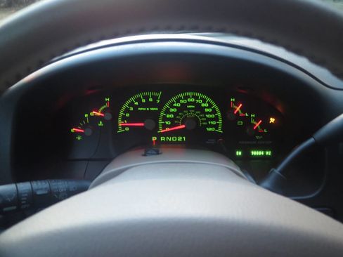 Used 2004 Ford Expedition Eddie Bauer image 9