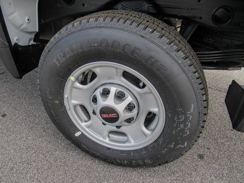 New 2025 GMC Sierra 2500 Pro image 9