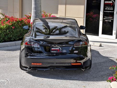 Used 2023 Tesla Model S Plaid image 19