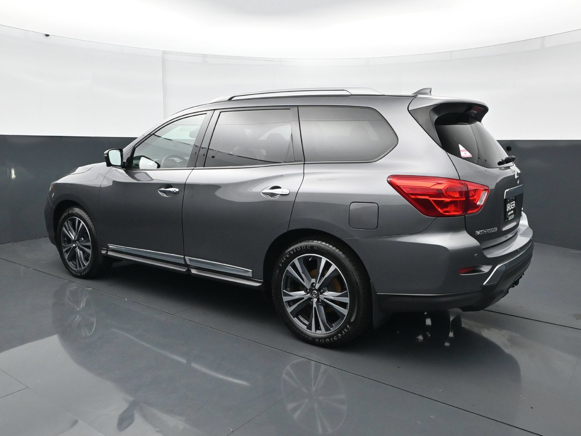 Used 2019 Nissan Pathfinder Platinum AWD/4WD image 4
