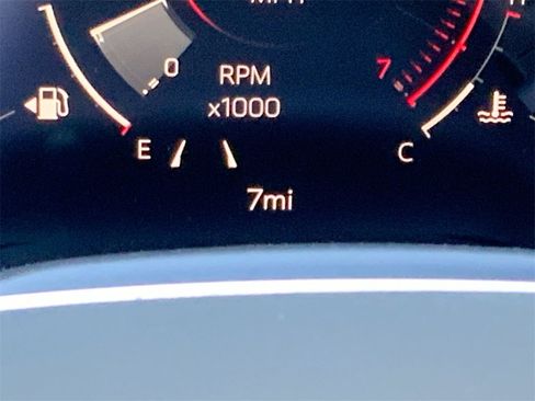 New 2026 GMC Yukon XL Elevation w/ LPO, Get Active Package image 12