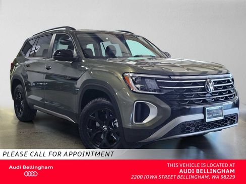 Used 2026 Volkswagen Atlas Peak Edition AWD/4WD image 1