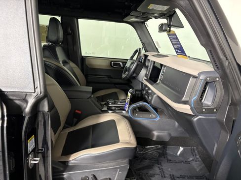 Certified 2024 Ford Bronco Wildtrak AWD/4WD image 36