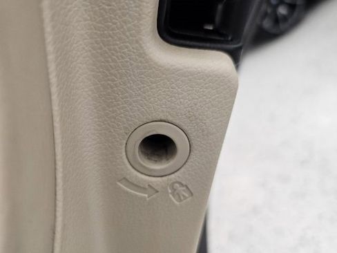 Used 2017 Genesis G90 5.0 Ultimate image 35