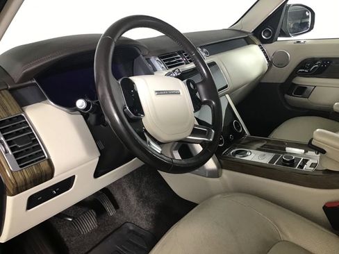 Used 2019 Land Rover Range Rover Supercharged AWD/4WD image 4