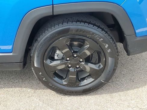 Used 2022 Jeep Compass Latitude FWD image 30