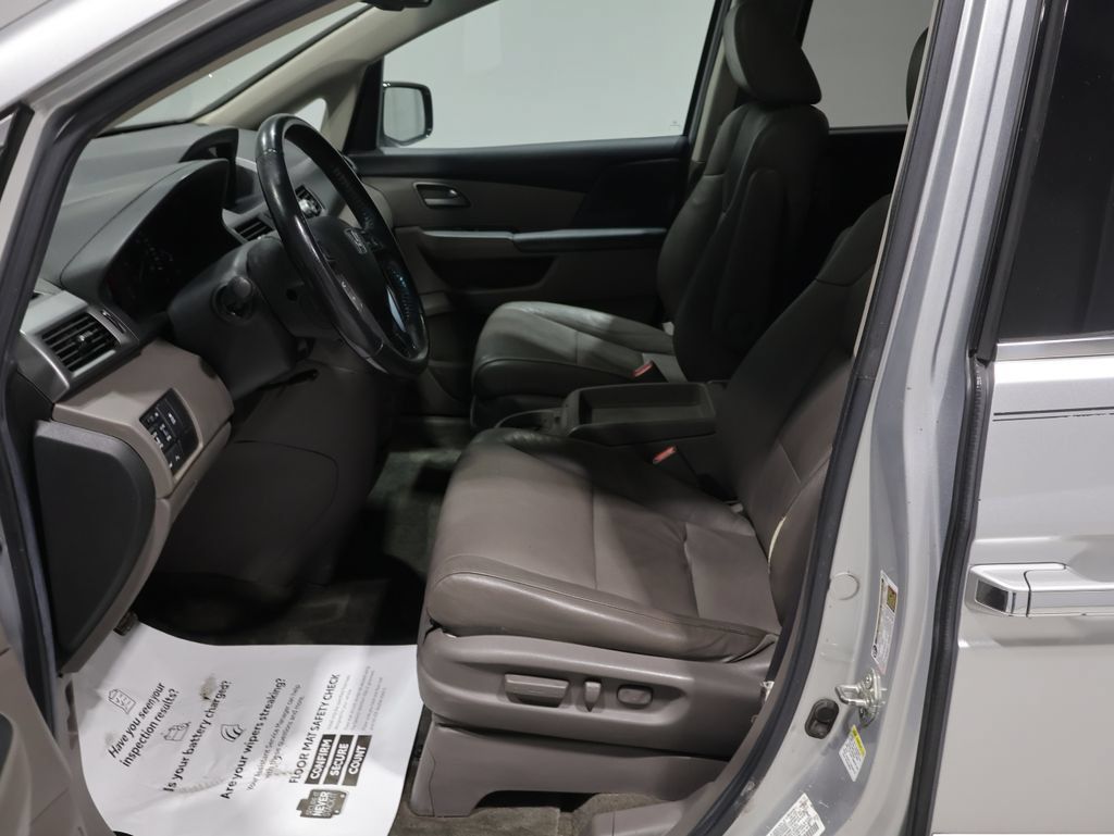 Used 2012 Honda Odyssey Touring image 2