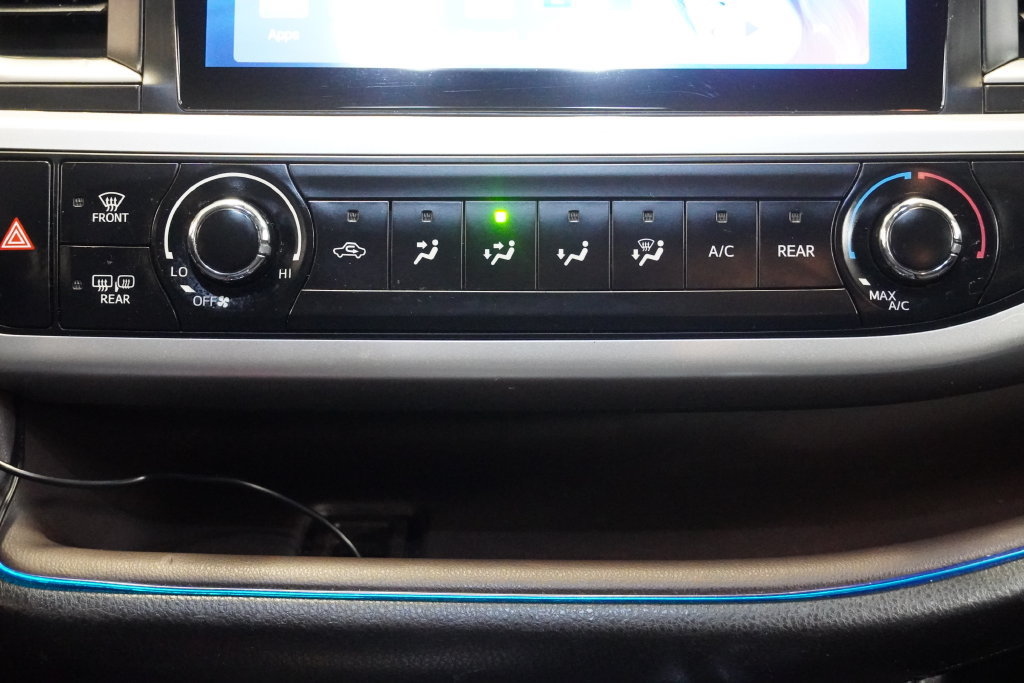 Used 2019 Toyota Highlander LE w/ Protection Package #3 AWD/4WD image 20