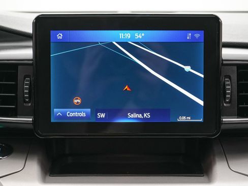 Used 2021 Ford Explorer XLT w/ Equipment Group 202A AWD/4WD image 18