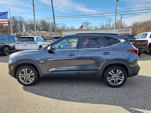 Used 2022 Kia Seltos S image 5