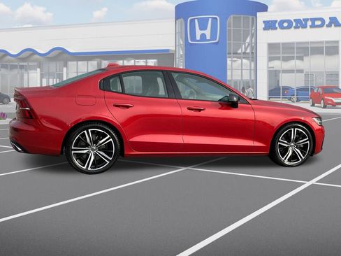 Used 2020 Volvo S60 T6 R-Design image 10