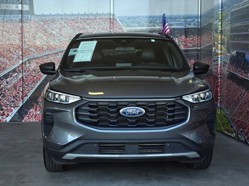 Used 2025 Ford Escape ST-Line FWD image 3