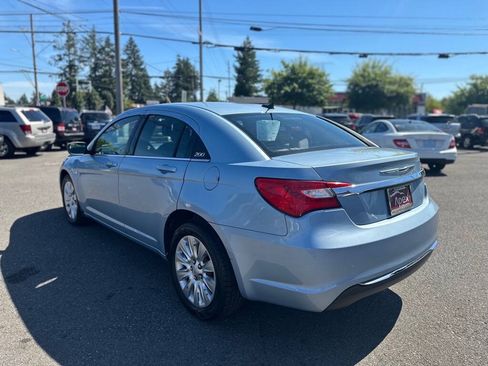 Used 2013 Chrysler 200 LX FWD image 9