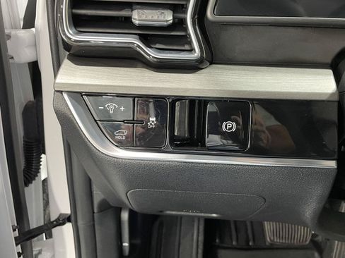 Used 2024 Kia Sportage X-Line w/ X-Line Premium Package AWD/4WD image 16