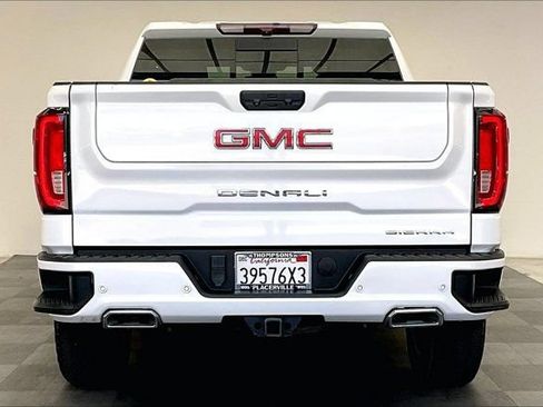 Used 2023 GMC Sierra 1500 Denali w/ Denali Carbonpro Edition AWD/4WD image 3