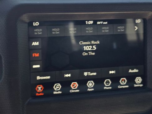 Used 2020 Jeep Gladiator Sport w/ Quick Order Package 24S AWD/4WD image 38