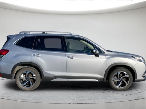 Used 2023 Subaru Forester Touring w/ Popular Package #3 AWD/4WD image 2