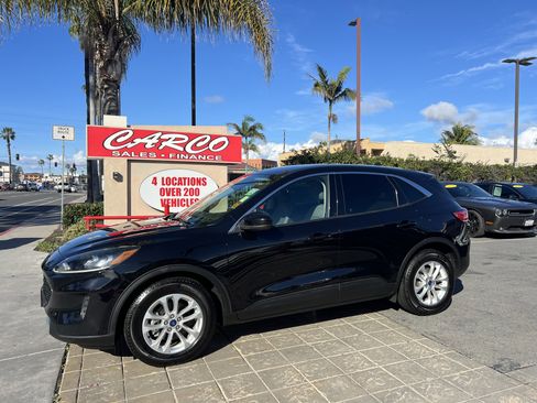 Used 2020 Ford Escape SE image 5