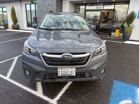 Used 2022 Subaru Outback Premium image 2