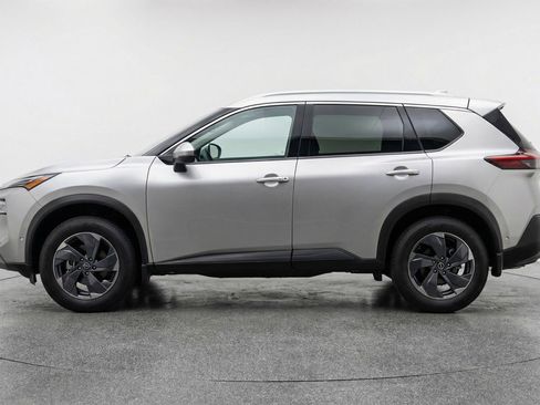 Used 2025 Nissan Rogue SV image 5