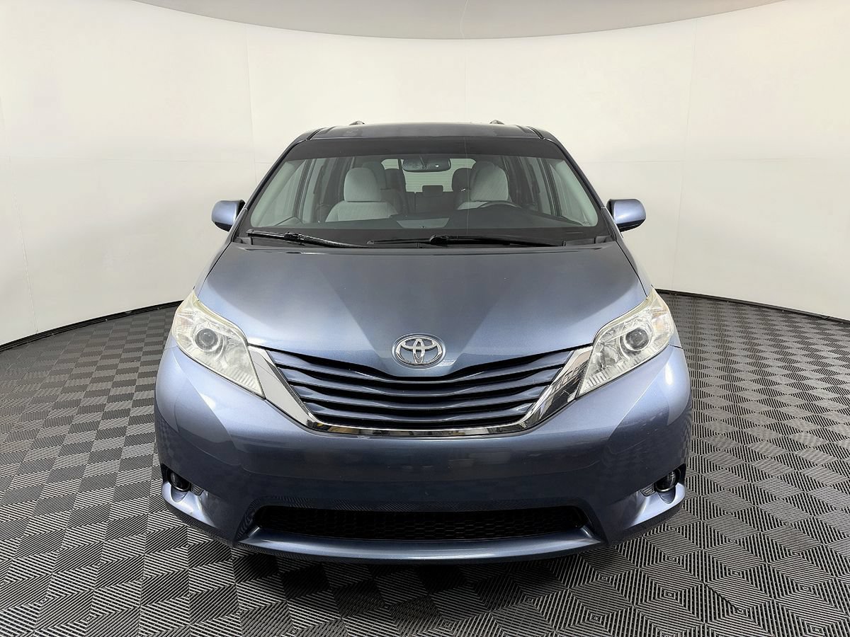 Used 2017 Toyota Sienna LE AWD/4WD image 4