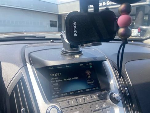 Used 2017 Chevrolet Equinox LT w/ Convenience Package FWD image 11