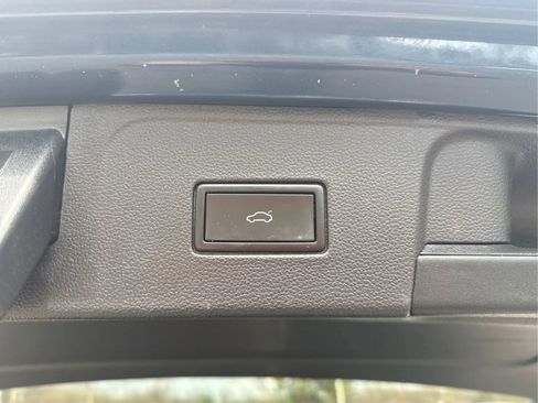 Used 2022 Volkswagen Atlas SE image 29