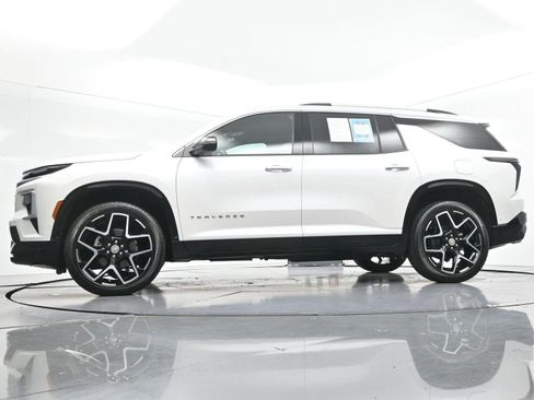 Used 2025 Chevrolet Traverse High Country FWD image 52