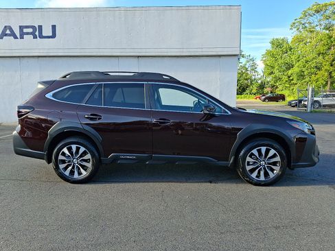 Certified 2025 Subaru Outback Limited AWD/4WD image 8
