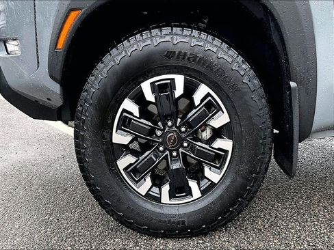 Used 2023 Nissan Frontier PRO-4X w/ Technology Package AWD/4WD image 7
