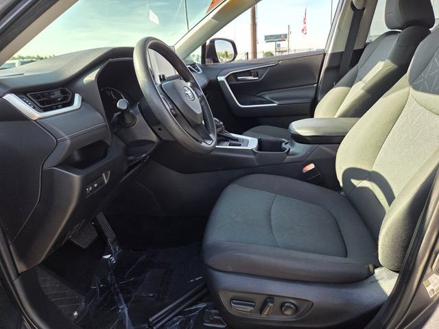 Used 2024 Toyota RAV4 XLE AWD/4WD image 5