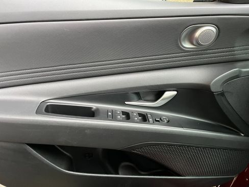 Used 2025 Hyundai Elantra SEL image 20