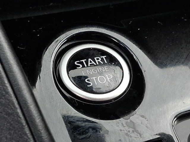 Used 2025 Nissan Versa SR w/ Trunk Package FWD image 25