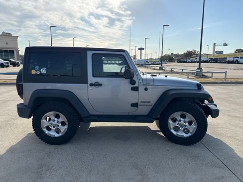 Used 2016 Jeep Wrangler Sport w/ Quick Order Package 23S AWD/4WD image 14